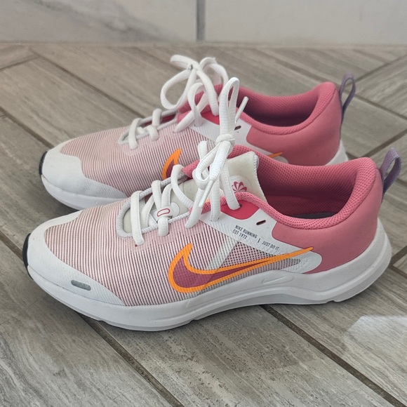 Nike Kids Sneakers in Pink and Orange - Picture 1 of 4